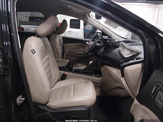 45729929 :رقم المزاد ، 1FMCU9J99KUC28945 vin ، 2019 Ford Escape Titanium مزاد بيع