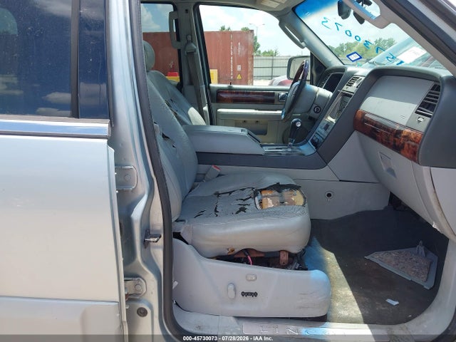 45730073 :رقم المزاد ، 5LMFU27545LJ12617 vin ، 2005 Lincoln Navigator مزاد بيع