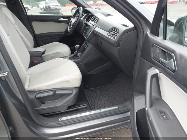 2018 Volkswagen Tiguan 2.0t Se/2.0t Sel მანქანა იყიდება აუქციონზე, vin: 3VV3B7AX6JM155969, აუქციონის ნომერი: 45730201