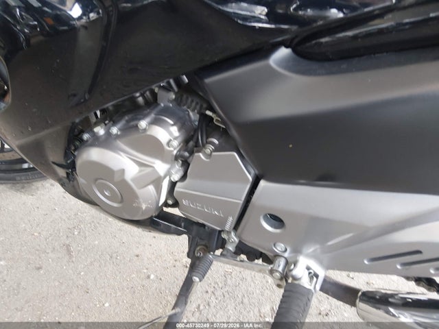 Suzuki GW250 2015 LC6GJ55F9F1100781 Image 9