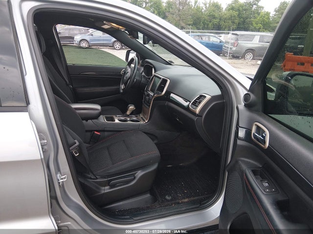 Продажа на аукционе авто 2017 Jeep Grand Cherokee 75th Anniversary Edition, vin: 1C4RJFAG5HC688588, номер лота: 45730253