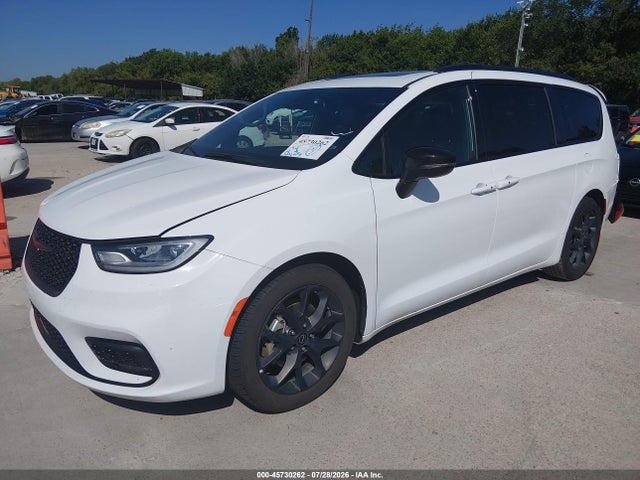 Chrysler Pacifica Limited 2025 2C4RC1GG8SR561546 Image 2