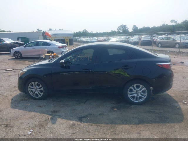 3MYDLBYV2HY156113 Toyota YARIS IA