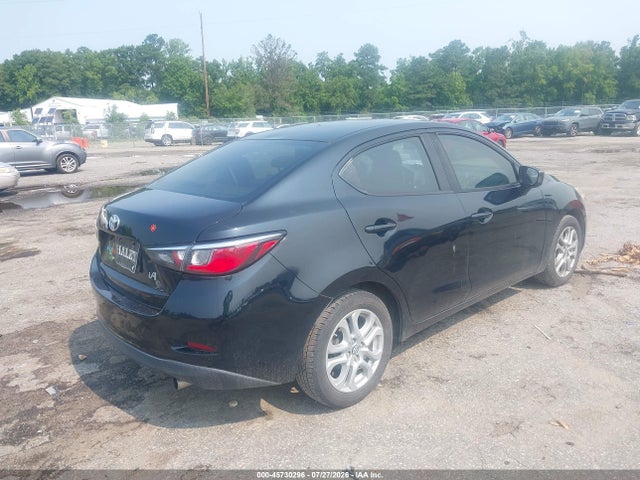 3MYDLBYV2HY156113 Toyota YARIS IA