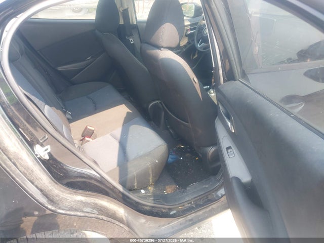 3MYDLBYV2HY156113 Toyota YARIS IA