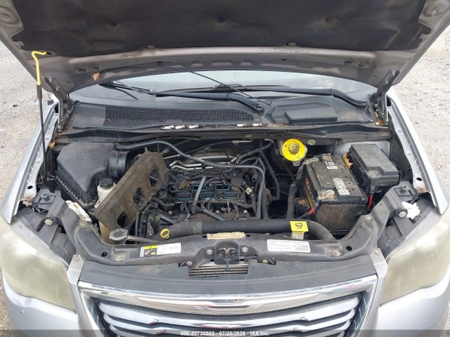 2014 Chrysler Town & Country S მანქანა იყიდება აუქციონზე, vin: 2C4RC1HG6ER174464, აუქციონის ნომერი: 45730303