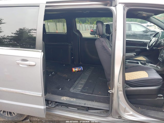 2014 Chrysler Town & Country S მანქანა იყიდება აუქციონზე, vin: 2C4RC1HG6ER174464, აუქციონის ნომერი: 45730303
