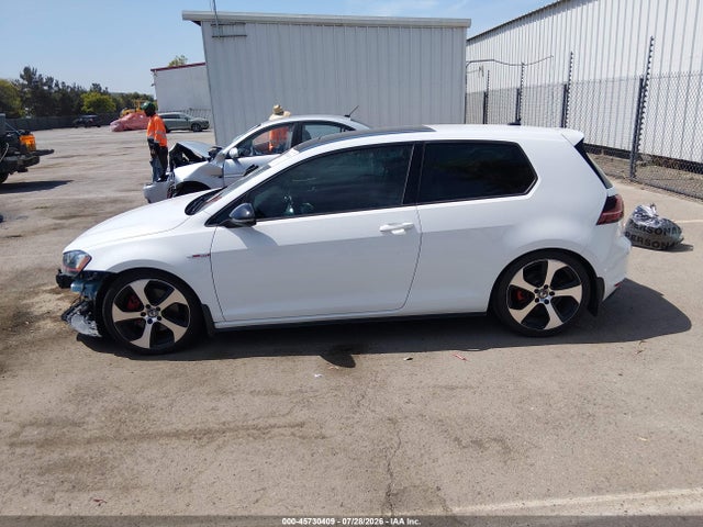 2015 Volkswagen Golf Gti 2.0t Se 2-door მანქანა იყიდება აუქციონზე, vin: 3VWTT7AU4FM084258, აუქციონის ნომერი: 45730409