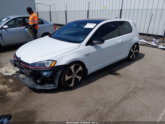 2015 Volkswagen Golf Gti 2.0t Se 2-door მანქანა იყიდება აუქციონზე, vin: 3VWTT7AU4FM084258, აუქციონის ნომერი: 45730409
