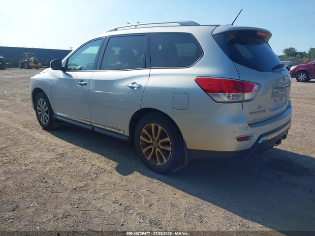 2015 Nissan Pathfinder Sl მანქანა იყიდება აუქციონზე, vin: 5N1AR2MM4FC713179, აუქციონის ნომერი: 45730477