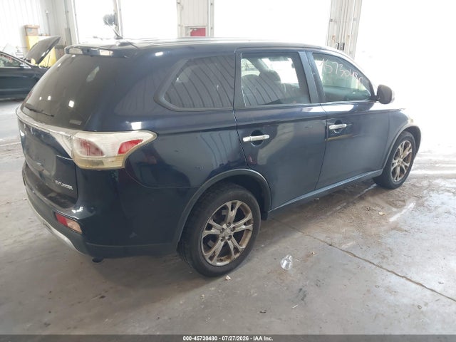 Продажа на аукционе авто 2015 Mitsubishi Outlander Se, vin: JA4AZ3A35FZ001602, номер лота: 45730480