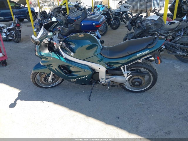 45730547 :رقم المزاد ، SMT600FM21J115927 vin ، 2001 Triumph Motorcycle Sprint St مزاد بيع