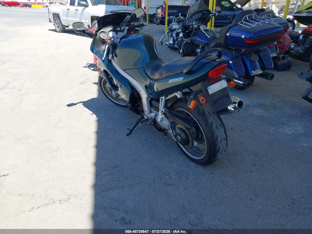 45730547 :رقم المزاد ، SMT600FM21J115927 vin ، 2001 Triumph Motorcycle Sprint St مزاد بيع