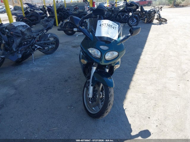 45730547 :رقم المزاد ، SMT600FM21J115927 vin ، 2001 Triumph Motorcycle Sprint St مزاد بيع