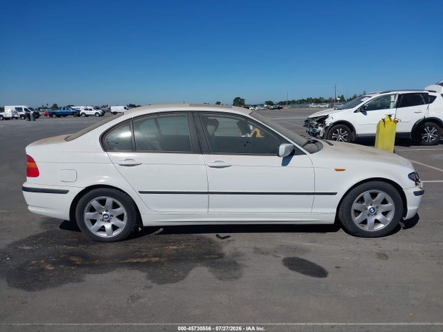 2003 Bmw 325i მანქანა იყიდება აუქციონზე, vin: WBAET37423NJ24587, აუქციონის ნომერი: 45730556