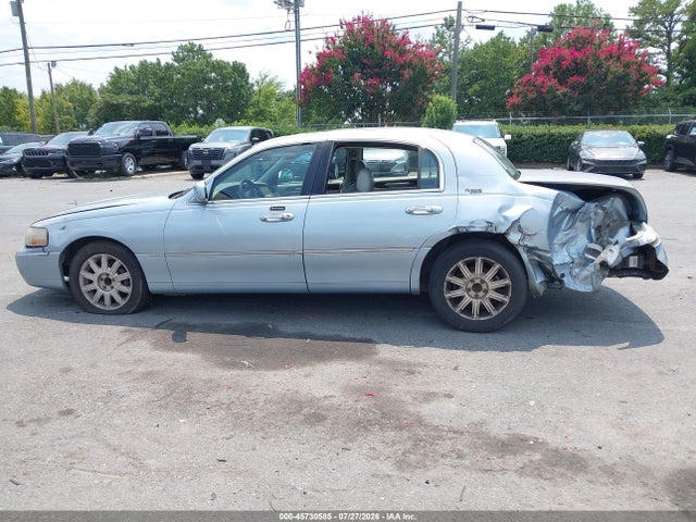 Продажа на аукционе авто 2006 Lincoln Town Car Signature Limited, vin: 1LNHM82V86Y636041, номер лота: 45730585