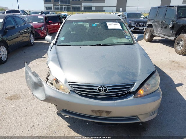 2005 Toyota Camry Le მანქანა იყიდება აუქციონზე, vin: 4T1BE30KX5U598526, აუქციონის ნომერი: 45730625