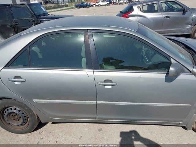 2005 Toyota Camry Le მანქანა იყიდება აუქციონზე, vin: 4T1BE30KX5U598526, აუქციონის ნომერი: 45730625