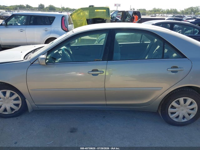 2005 Toyota Camry Le მანქანა იყიდება აუქციონზე, vin: 4T1BE30KX5U598526, აუქციონის ნომერი: 45730625