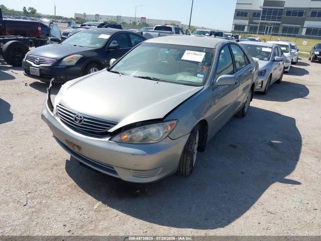 2005 Toyota Camry Le მანქანა იყიდება აუქციონზე, vin: 4T1BE30KX5U598526, აუქციონის ნომერი: 45730625