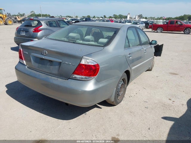 2005 Toyota Camry Le მანქანა იყიდება აუქციონზე, vin: 4T1BE30KX5U598526, აუქციონის ნომერი: 45730625