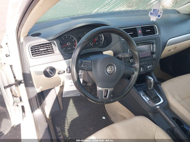 Продажа на аукционе авто 2013 Volkswagen Jetta 2.5l Se, vin: 3VWDP7AJ6DM253627, номер лота: 45730823