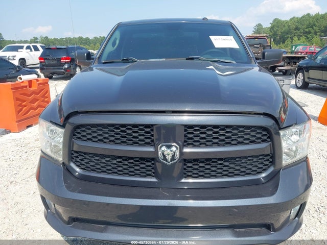 45730864 :رقم المزاد ، 3C6JR6AT7HG572879 vin ، 2017 Ram 1500 Express  4x2 6'4 Box مزاد بيع