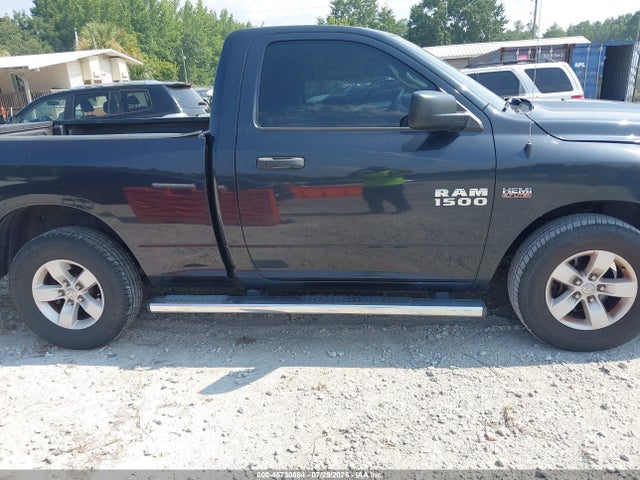 45730864 :رقم المزاد ، 3C6JR6AT7HG572879 vin ، 2017 Ram 1500 Express  4x2 6'4 Box مزاد بيع