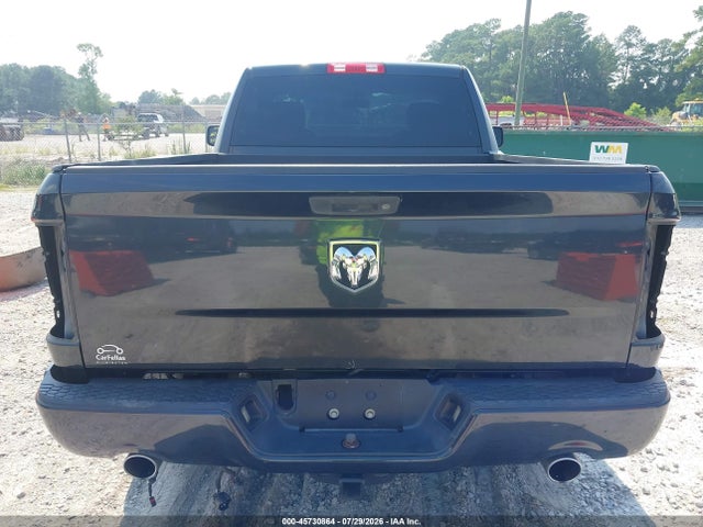 45730864 :رقم المزاد ، 3C6JR6AT7HG572879 vin ، 2017 Ram 1500 Express  4x2 6'4 Box مزاد بيع