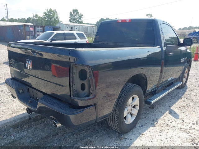 45730864 :رقم المزاد ، 3C6JR6AT7HG572879 vin ، 2017 Ram 1500 Express  4x2 6'4 Box مزاد بيع