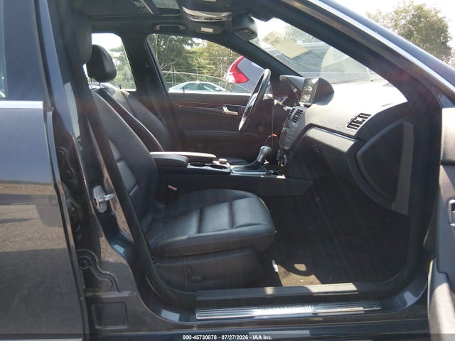 45730878 :رقم المزاد ، WDDGF5EB5AF475684 vin ، 2010 Mercedes-benz C 300 Luxury/sport مزاد بيع