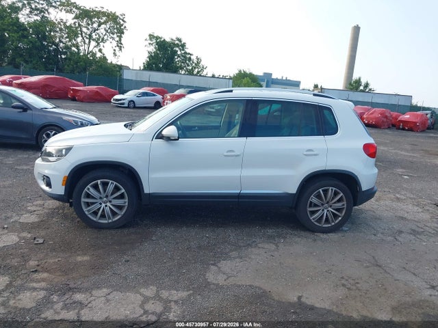WVGBV7AX6FW116013 Volkswagen TIGUAN SE