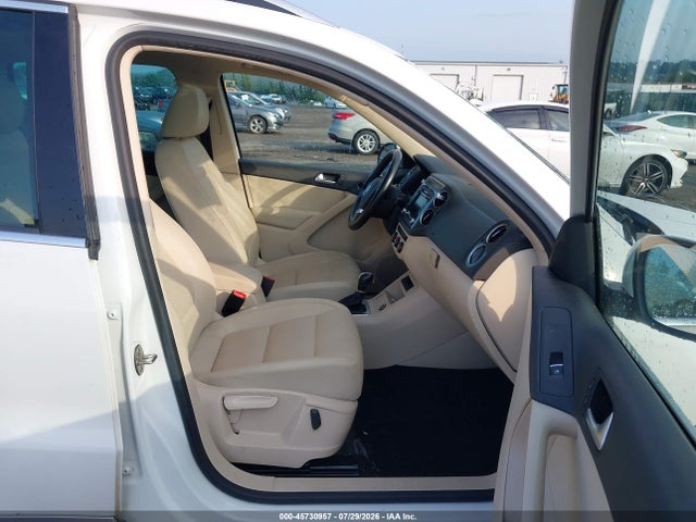 WVGBV7AX6FW116013 Volkswagen TIGUAN SE
