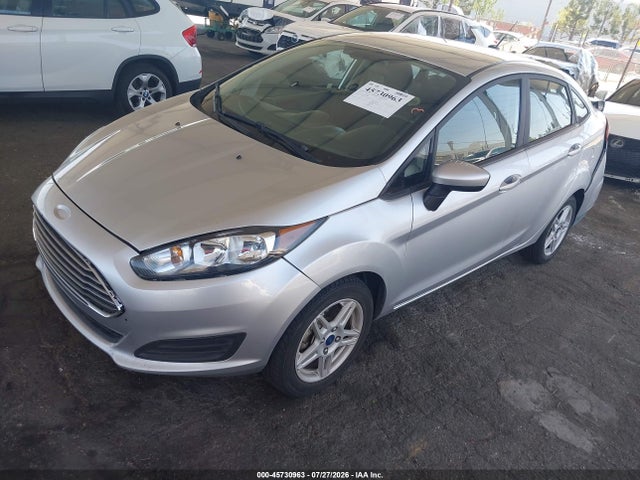 Ford FIESTA SE 2018 3FADP4BJ0JM124977 Image 2