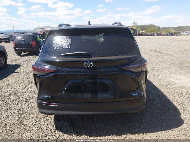 Toyota SIENNA XLE 2026 5TDYRKEC8TS313337 Image 17