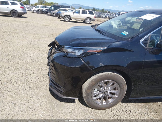 Toyota SIENNA XLE 2026 5TDYRKEC8TS313337 Image 18