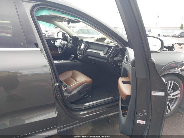 Volvo Xc60 T5 Momentum 2018 LYV102RK7JB106485 Image 5
