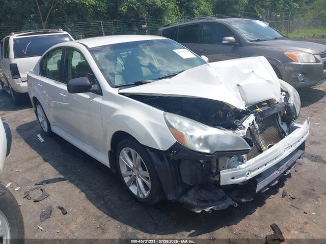 45731221 :رقم المزاد ، 4S3BMCC65E3015260 vin ، 2014 Subaru Legacy 2.5i Premium مزاد بيع