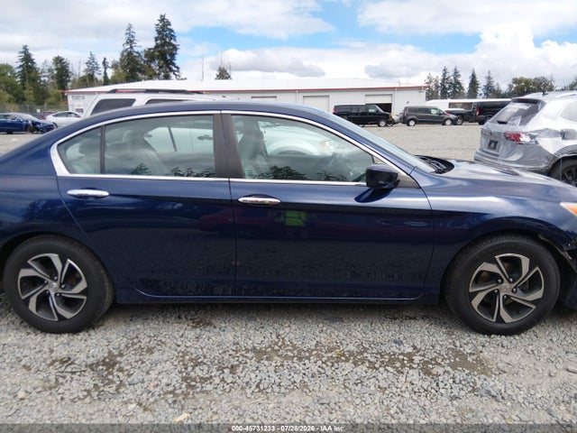 45731233 :رقم المزاد ، 1HGCR2F38HA166239 vin ، 2017 Honda Accord Lx مزاد بيع