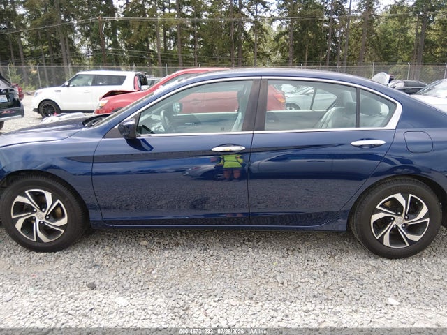 45731233 :رقم المزاد ، 1HGCR2F38HA166239 vin ، 2017 Honda Accord Lx مزاد بيع