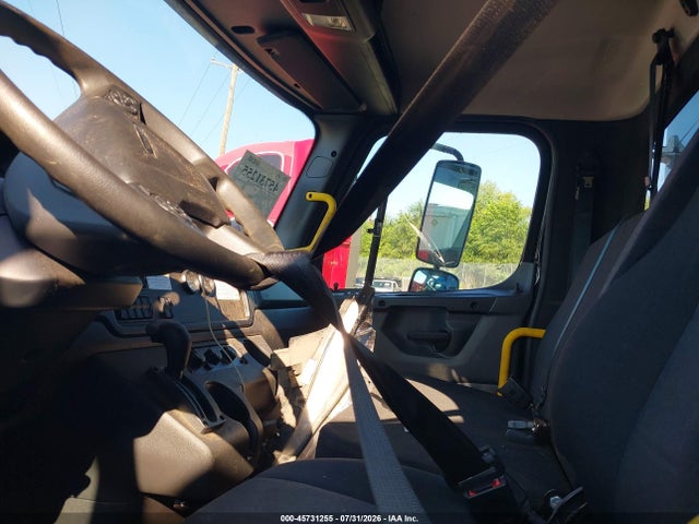 Продаж на аукціоні авто 2025 Freightliner M2 106, vin: 3ALACWFC2SDWA2313, номер лоту: 45731255