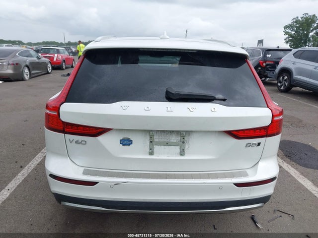Продаж на аукціоні авто 2024 Volvo V60 Cross Country B5 Plus, vin: YV4L12WY2R2137698, номер лоту: 45731315