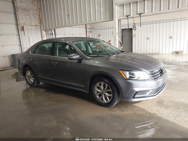 1VWAT7A3XGC003474 Volkswagen Passat 1.8t S