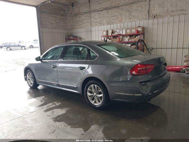 1VWAT7A3XGC003474 Volkswagen Passat 1.8t S