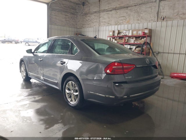 1VWAT7A3XGC003474 Volkswagen Passat 1.8t S