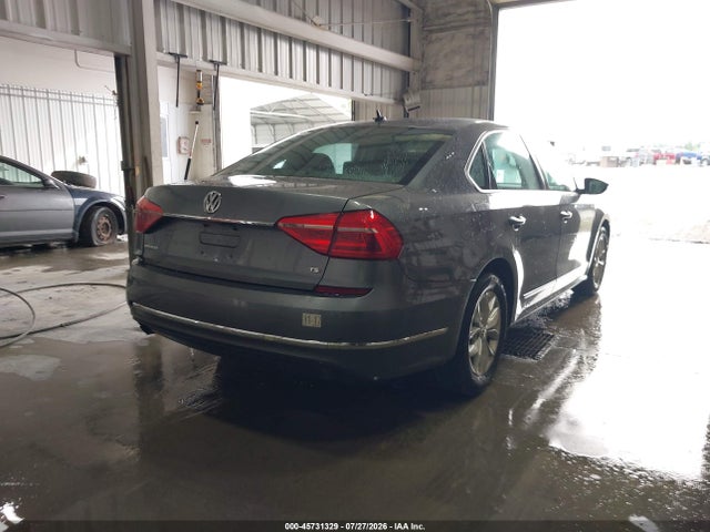 1VWAT7A3XGC003474 Volkswagen Passat 1.8t S