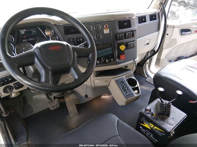 Продаж на аукціоні авто 2021 Peterbilt 567, vin: 1NPCX4TX5MD755127, номер лоту: 45731444