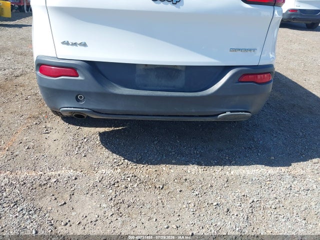 1C4PJMABXGW343523 Jeep Cherokee Sport