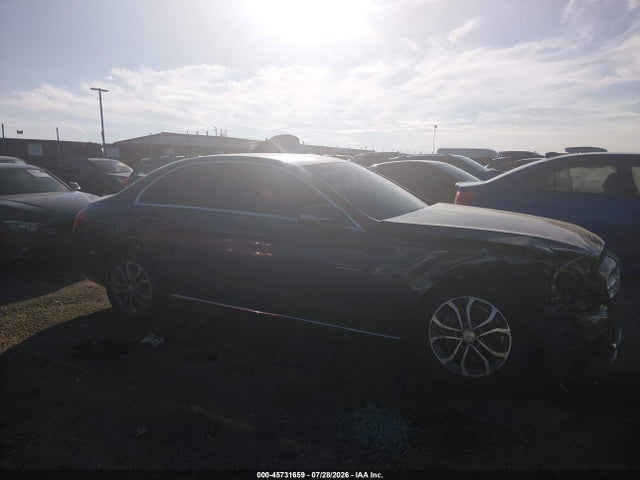 45731659 :رقم المزاد ، 55SWF4KB4FU016208 vin ، 2015 Mercedes-benz C 300 4matic مزاد بيع