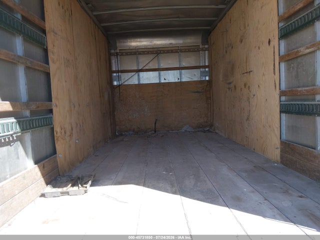 45731850 :رقم المزاد ، JALC4B14217000278 vin ، 2001 Isuzu Npr مزاد بيع